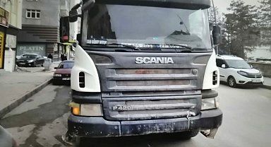 Elazığ'da beton mikserinin çarptığı yaya yaralandı