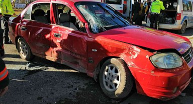 Elazığ'da otobüs ile otomobil çarpıştı: 4 yaralı