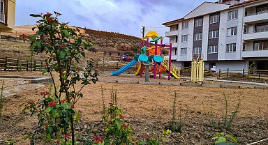 Emet Belediyesinden Akpınar Mahallesine yeni çocuk oyun parkı