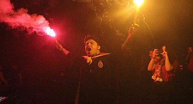 Erzincan'da buz gibi havada Galatasaraylı taraftarların galibiyet coşkusu