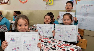 Erzurum'da karne sevinci, 167 bin öğrenci karne aldı
