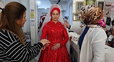 Eski ve yıpranmış gelinlikler onarılıyor