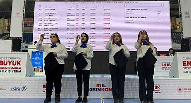 Ev sahibi oldu, gözyaşlarını tutamadı