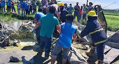Filipinler Hava Kuvvetlerine ait uçak tarlaya düştü: 2 ölü