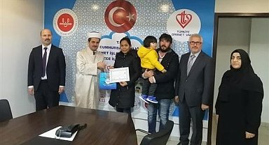 Filipinler vatandaşı "Aleyna" ismini alarak Müslüman oldu