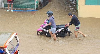 Filipinler'de sel ve toprak kayması: 11 ölü
