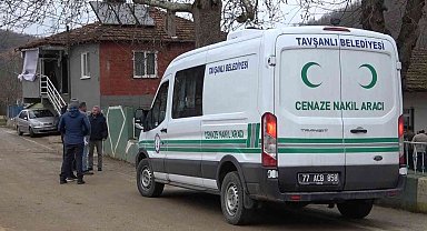 Fotoğraf çekmek isterken hayatını kaybeden genç kadın toprağa verildi