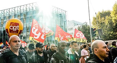 Fransa'da 8 sendikadan emeklilik reformuna karşı 19 Ocak'ta grev çağrısı