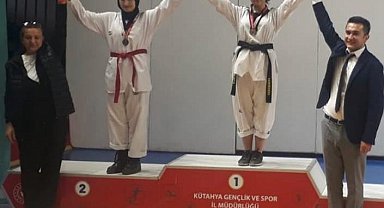 Gazi Emet Anadolu Lisesi'nden iki öğrenci Tekvando il birincisi
