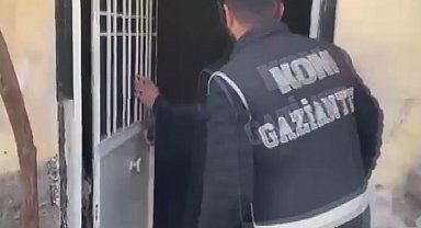 Gaziantep'te binlerce kaçak makaron ele geçirildi: 2 gözaltı
