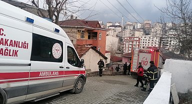 Gecekonduda elektrikli şofben patladı
