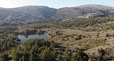 Geçen yıl karla kaplanan Spil, bu yıl aynı gün kara hasret kaldı