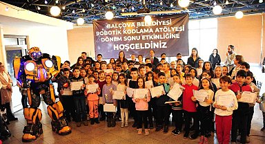 Geleceğin bilim insanlarına Robot Show