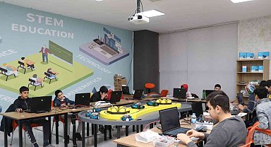 Geleceğin yazılımcılarına temel eğitim veriliyor