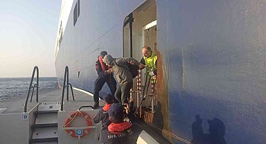 Gemide yaralanan şahsın imdadına Sahil Güvenlik yetişti