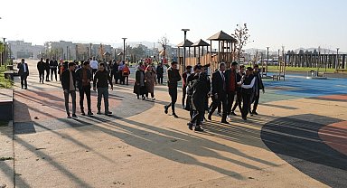 Gençler millet bahçesine hayran kaldı