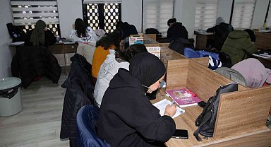 Gençler okuma evleriyle sınavlara hazırlanıyor