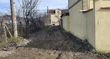Gökçebey'de selden zarar gören yollar yenileniyor