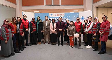 Gönül Elleri Çarşısı'ndan ihtiyaç sahibi çocuklara kışlık kıyafet yardımı