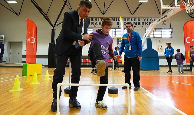 Görme engelli öğrenciler spor yaptı, oyunlar oynadı