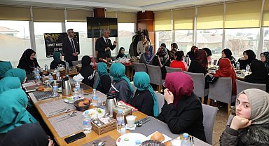 Hafızlığını tamamlayan öğrenciler için program düzenlendi