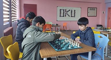 Hakkari'de eğitime devam edemeyen çocuklar yeniden okulla buluşturuluyor