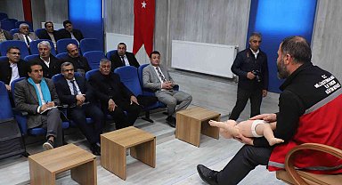 Hakkari'de Muhtarlar "Aile Okulu"nda