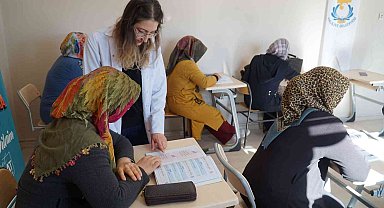 Haliliye'de kadınlar okuma yazma öğreniyor