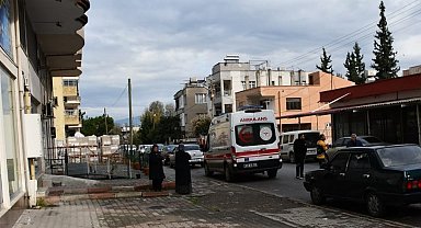 Hatay'da 4 çocuk annesi, apartman boşluğuna düşerek öldü