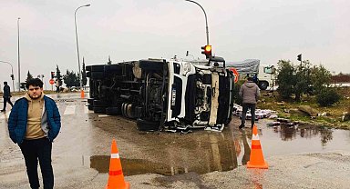 Hatay'da öğrenci servisi ile tır çarpıştı: 6 yaralı