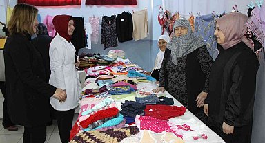 Hayriye nine çeyizlik eşyalarını satıp okula kitap alacak