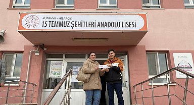 Hisarcık'ta üniversiteye hazırlanan öğrenciye akademik başarı ödülü