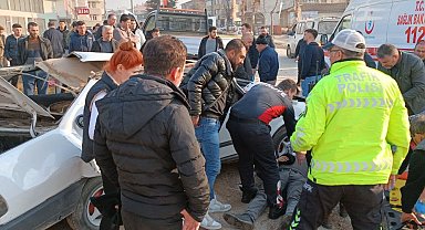 Hurdaya dönen otomobilden yaralı olarak çıktı