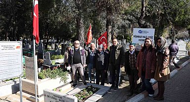 Huzurevi Sakinleri Topçu Yüzbaşı'nı mezarı başında andı