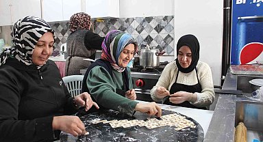 Iğdır'da yaz ayında üretilen ürünler kış ayında satılıyor