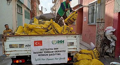 İHH'dan 110 aileye odun ve kömür, 60 aileye soba yardımı