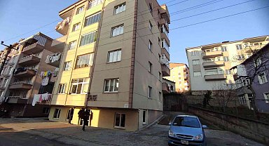 İkinci kattaki balkondan düştü, burnu bile kanamadı