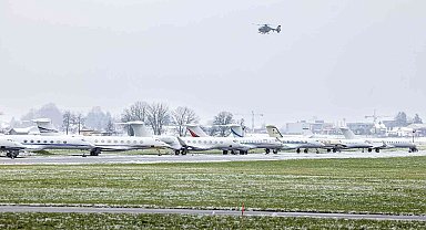 İklim değişikliğini görüşmeye karbon emisyonu yayan özel jetlerle gittiler