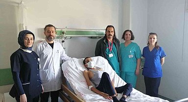 İleri derecede skolyozu olan çocuk, 9 saatlik operasyonla sağlığına kavuştu