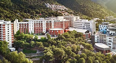 İngiltere merkezli enstitüden İEÜ'ye saygın üyelik