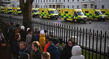 İngiltere ve Galler'de ambulans çalışanları ikinci kez grevde