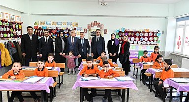 Isparta'da 77 bin öğrenci karne heyecanı yaşadı