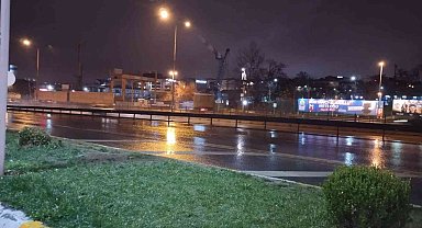 İstanbul Anadolu Yakası'nda sağanak yağış etkili oluyor