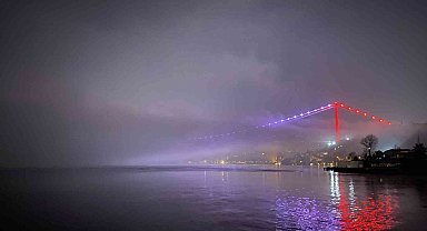İstanbul Boğazı'nda yoğun sis: Gemi trafiği çift yönlü olarak askıya alındı