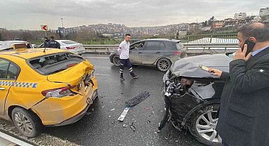 İstanbul'da 5 araçlı zincirleme kaza: Libyalı kadın sürücü şok yaşadı
