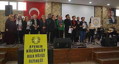İvrindili engelli çocuklara Ayvalık'tan türkü terapisi