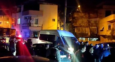İzmir'de iki husumetli grubun bıçaklı, silahlı kavgasında kan aktı: 2 ölü