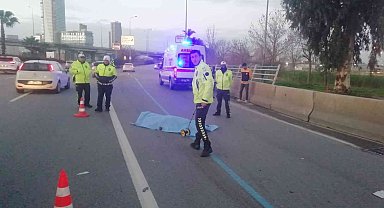 İzmir'de ölümlü kaza: Çarpan araç sürücüsü durmadı