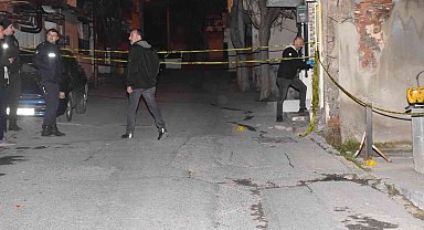 İzmir'de silahlı saldırıya uğrayan genç ağır yaralandı