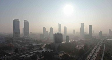İzmir'de sisli hava etkili oldu